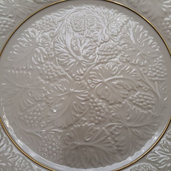 Lenox USA 24K Gold Trim Off White Embossed Grapes 12 3/4" Chop Plate Platter - Picture 3 of 12